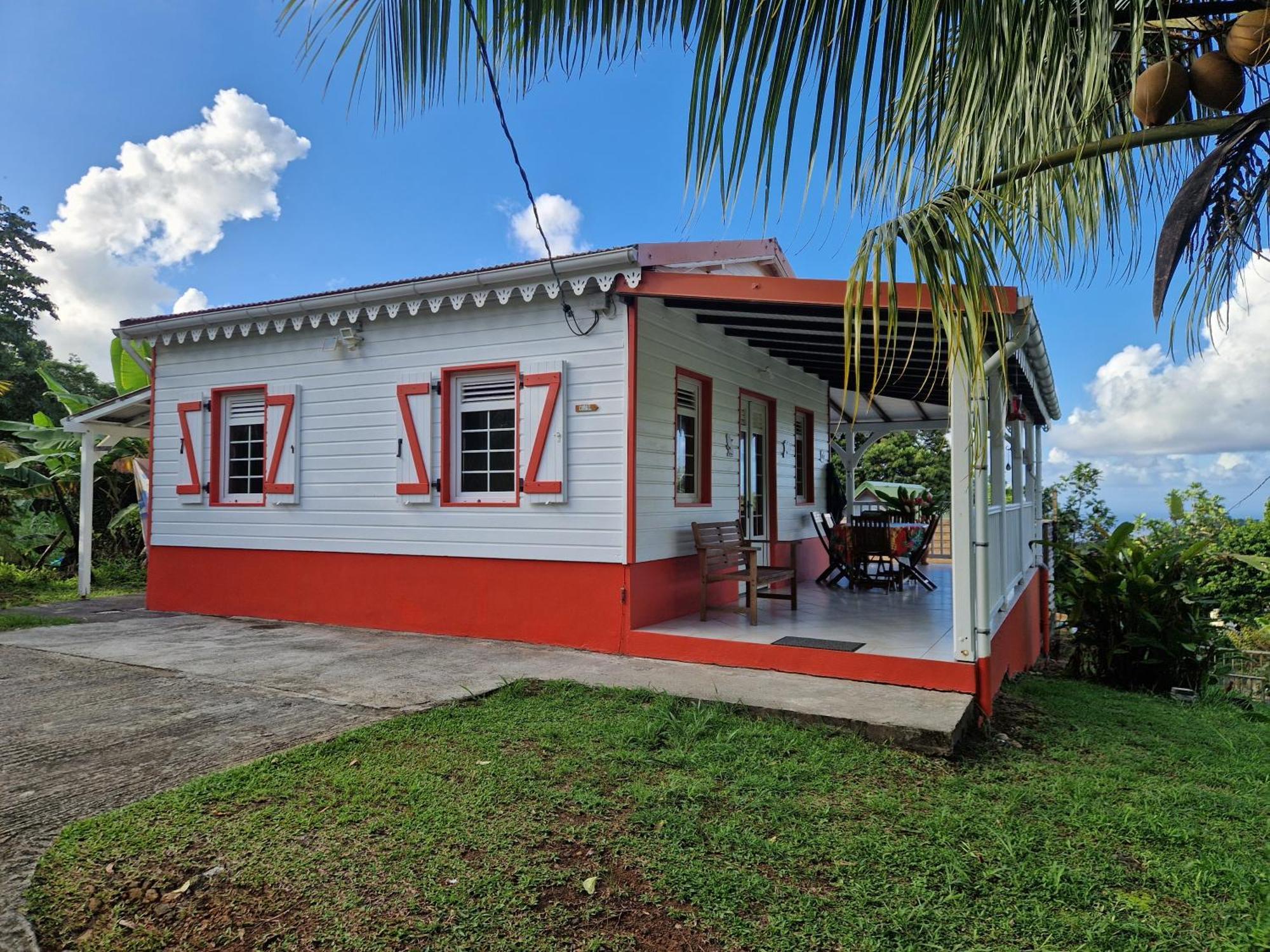 Bungalows Corail, F3 Avec Piscine A Sainte Luce Exterior photo